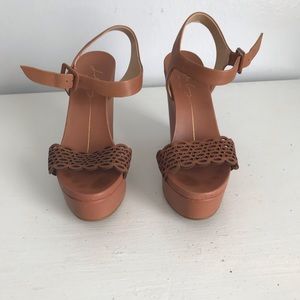Camel color sandal wedge Lola Cruz
